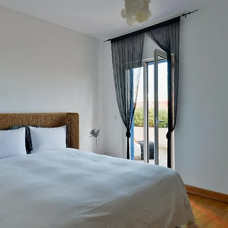 Apartamento Feels Like - Restelo Flat With Terrace